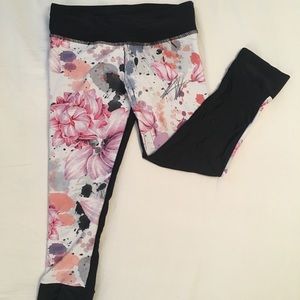 Jala Crop Floral Leggings